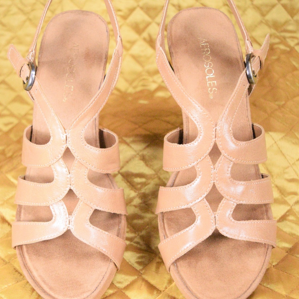 SOLD Aerosoles Women's 8M Nude Plush Wedge Sandals - Picture 3 of 8